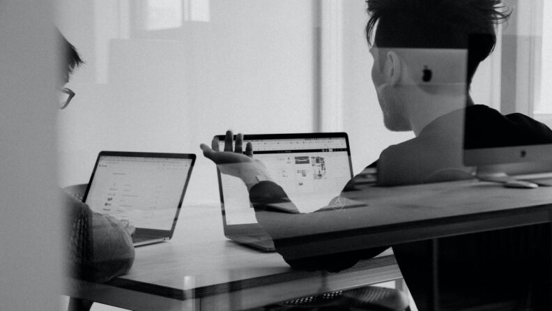 charles-deluvio-Lks7vei-eAg-unsplash-1